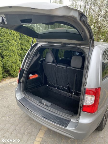 Chrysler Town & Country - 8