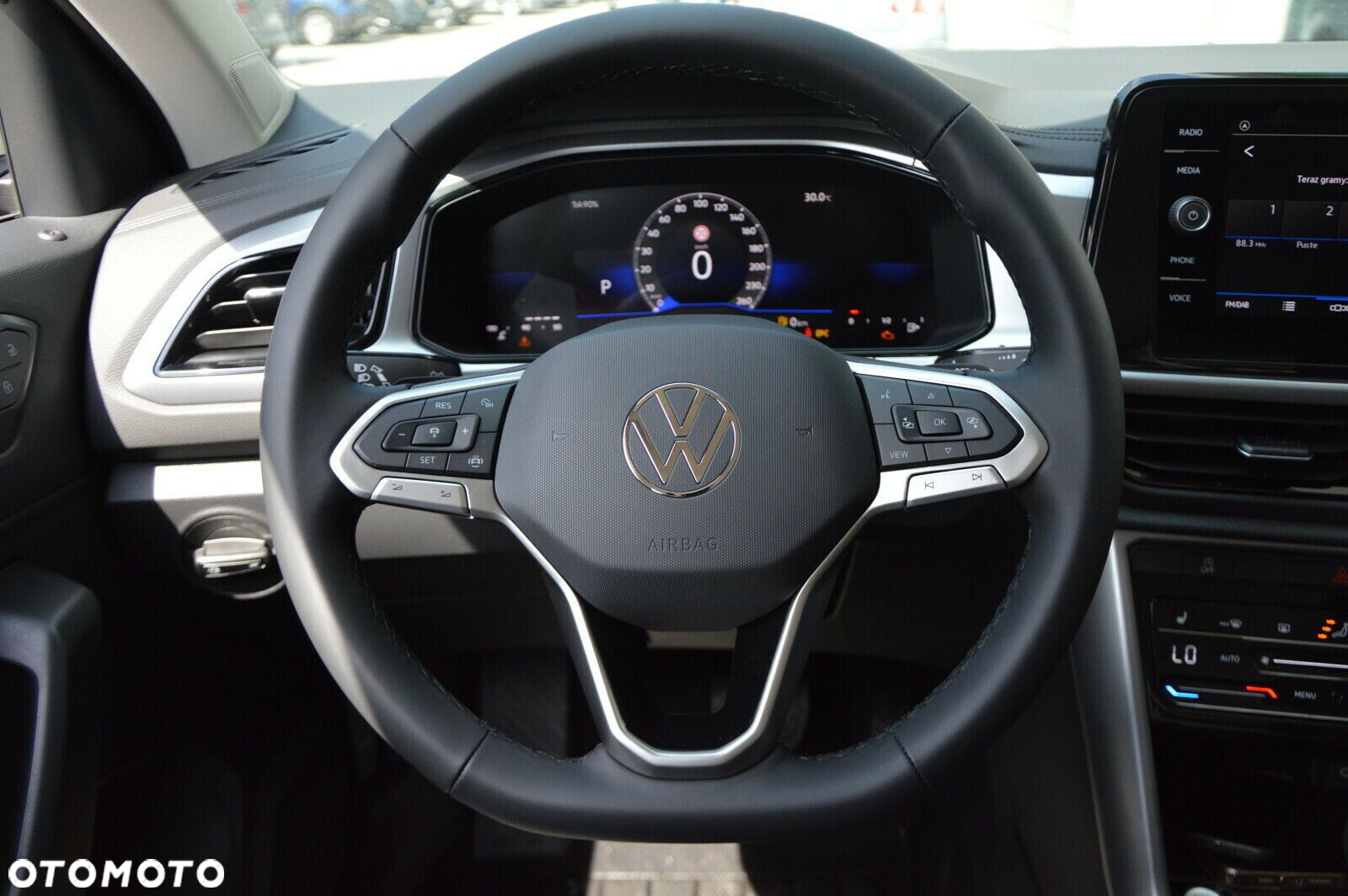 Volkswagen T-Roc - 11
