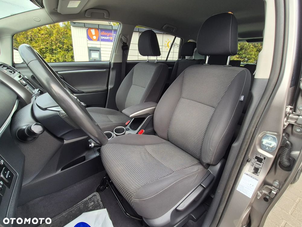 Toyota Verso 1.6 D-4D Prestige - 25