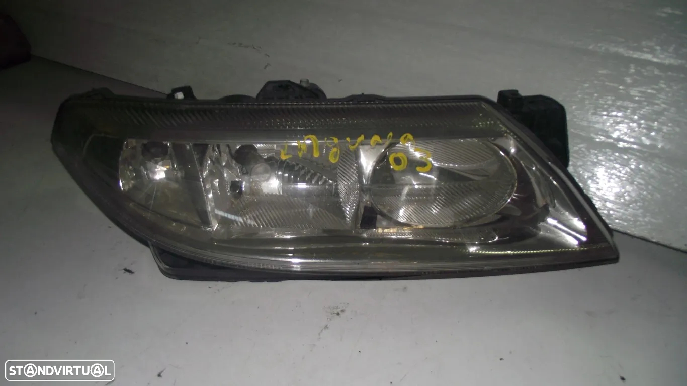 Farol de Xénon Direito Renault Laguna - 2001 / 2005 - 2