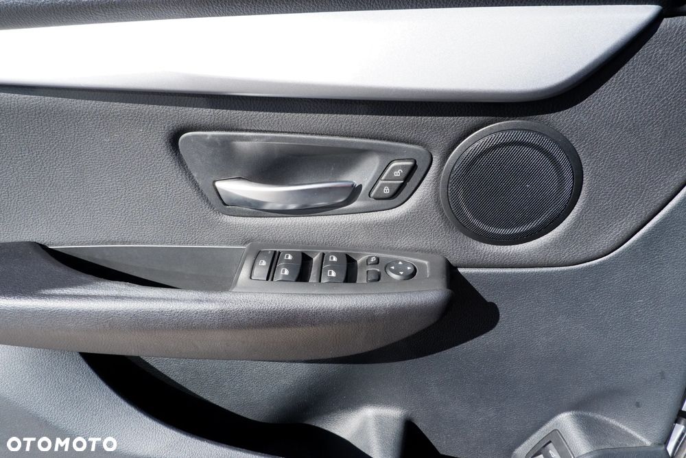 BMW Seria 2 218d Advantage - 23