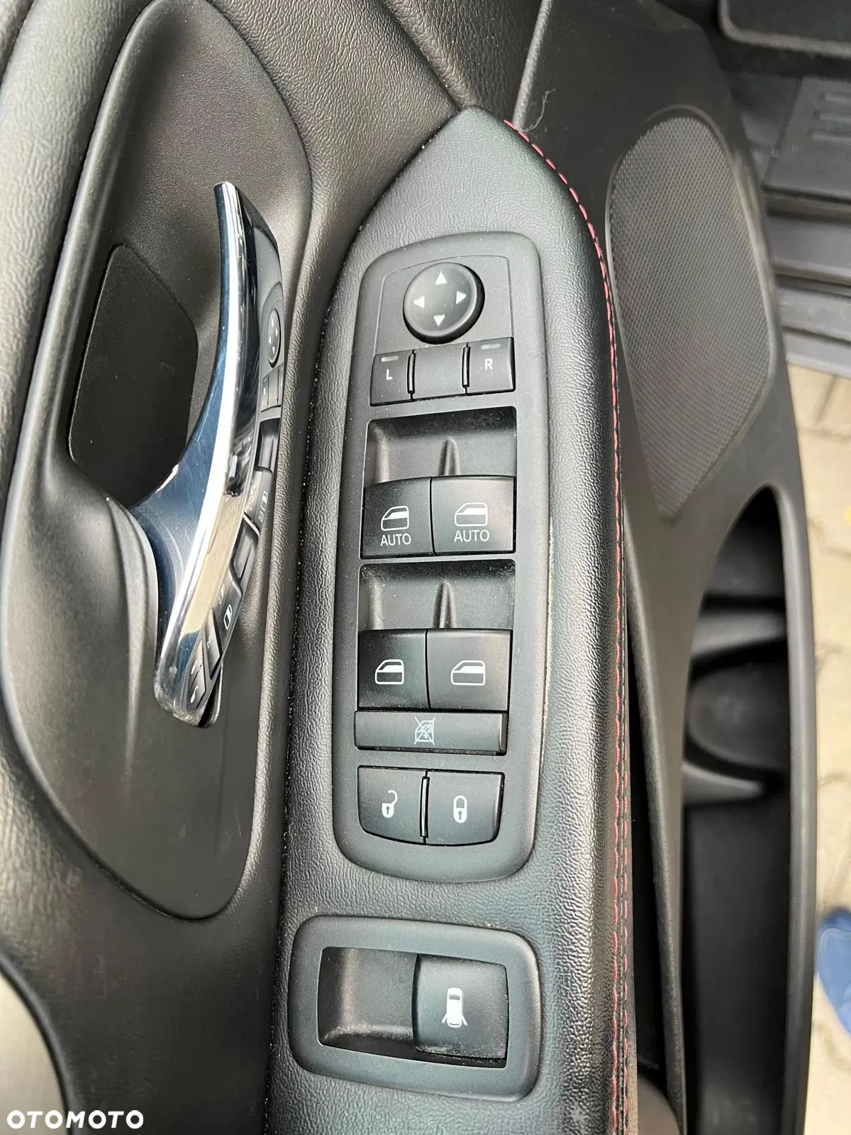 Dodge Grand Caravan - 29