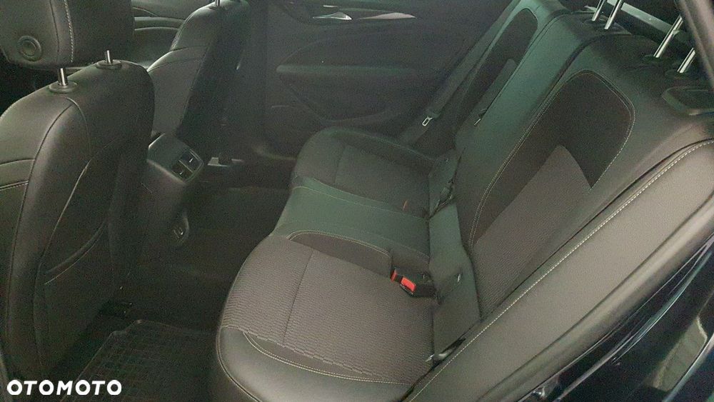 Opel Insignia - 21