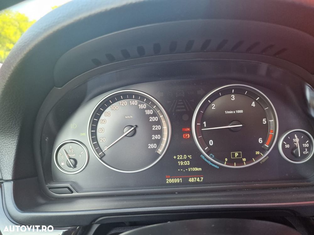 BMW Seria 5 525d xDrive - 4