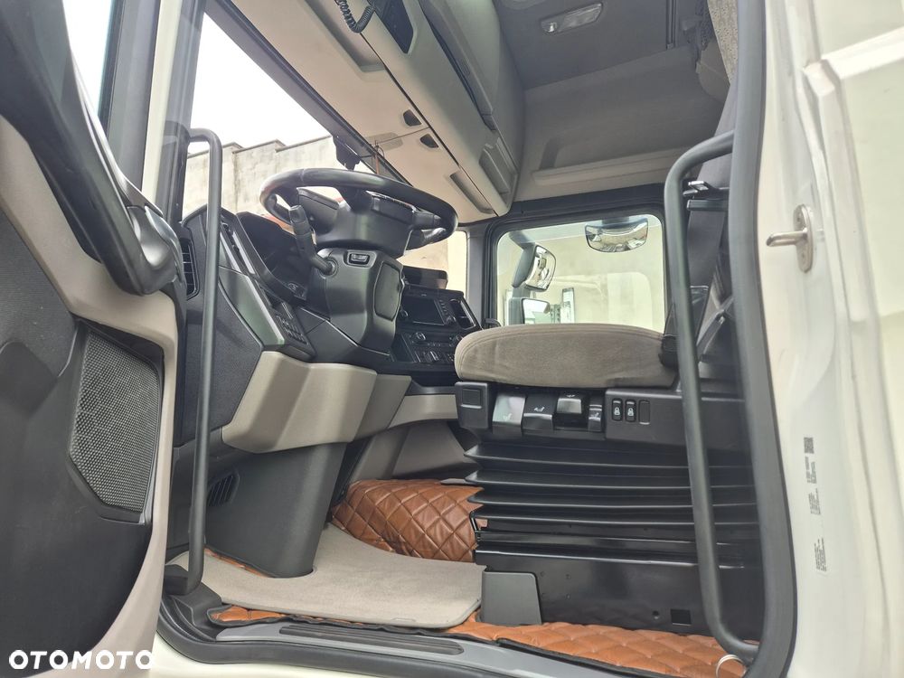 Scania R450 bardzo bogata RETARDER nowe sprzęgło Salon PL 1250l ZBIORNIKI STANDARD - 36