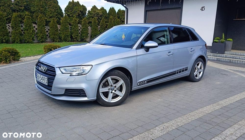 Audi A3 Sportback - 1
