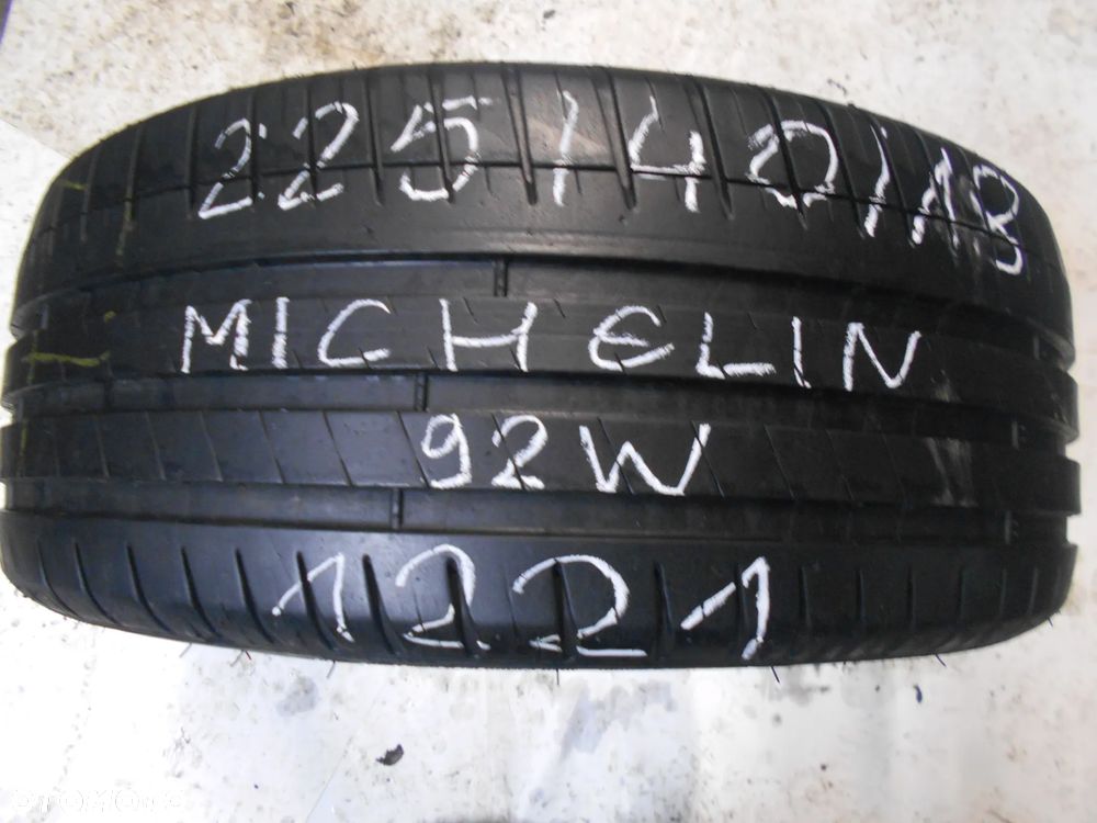 OPONA POJEDYNKA  225/40R18 MICHELIN PILOT SPORT 3 DOT 1221 7.3MM - 1
