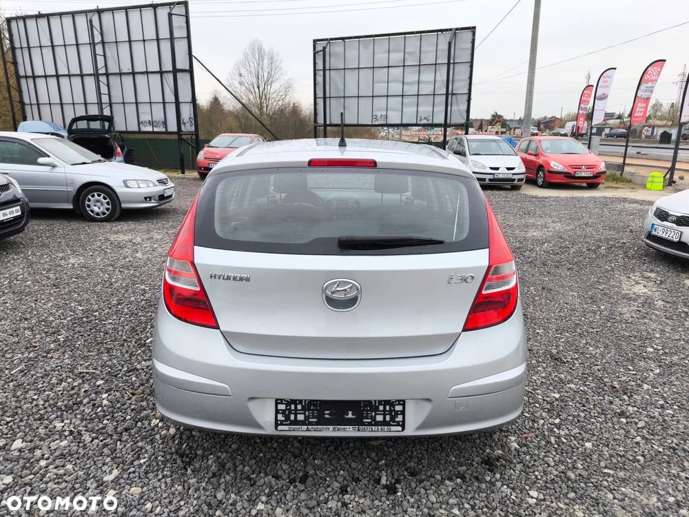 Hyundai i30 1.4 Classic + - 10