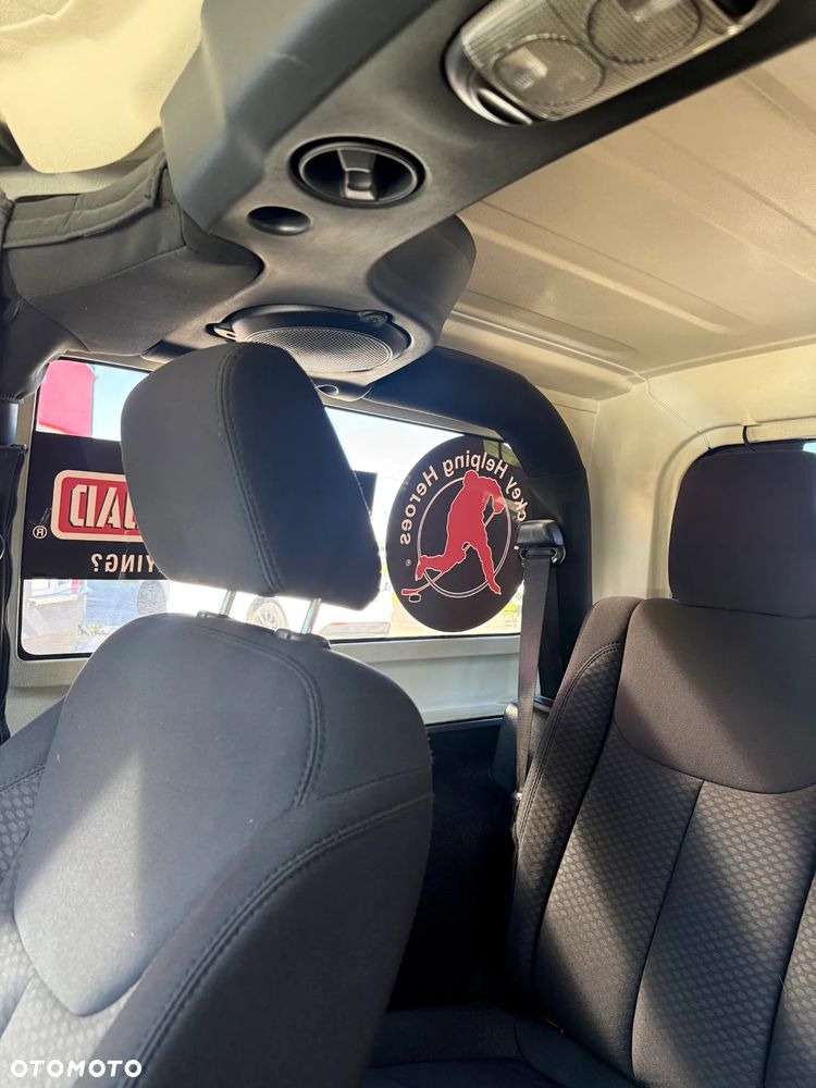 Jeep Wrangler - 11