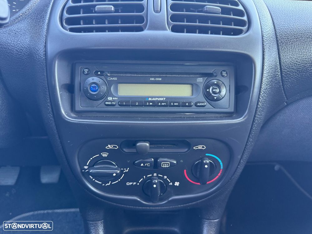 Peugeot 206 1.1 XT - 17