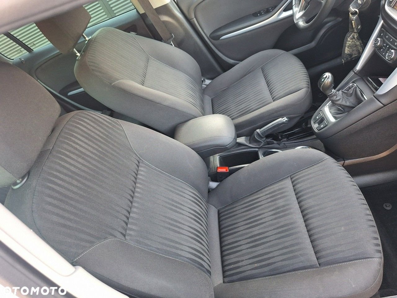 Opel Zafira - 19
