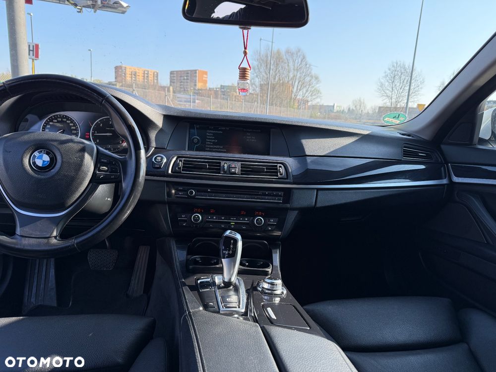BMW Seria 5 525d - 10