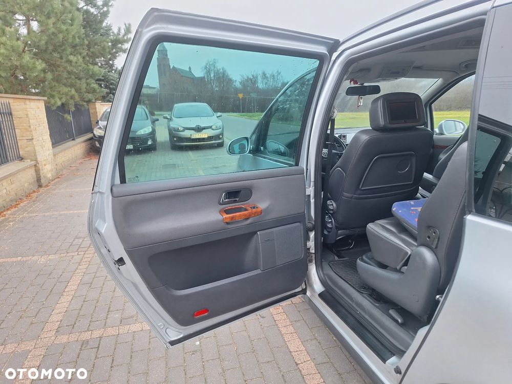 Volkswagen Sharan - 11