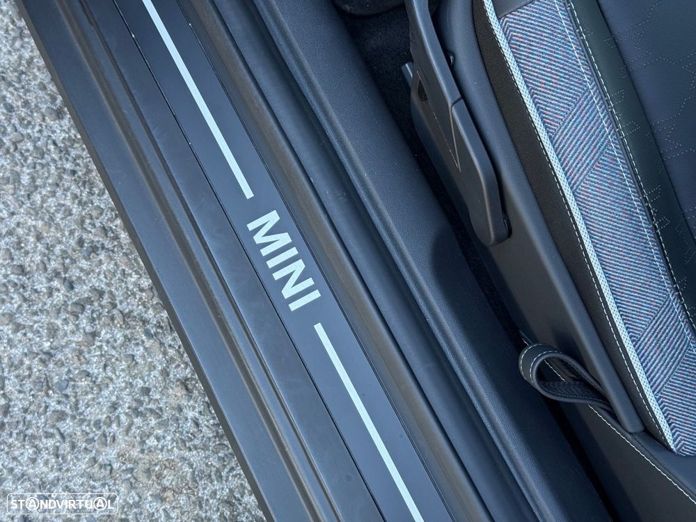MINI 3 Portas Cooper E Classic L - 32