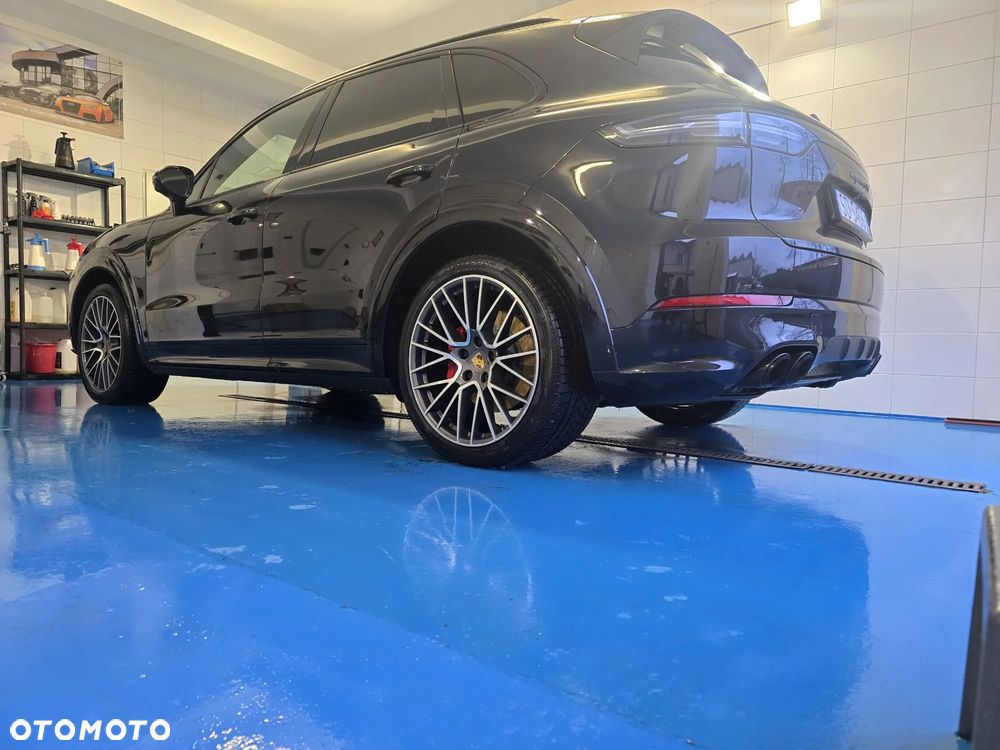 Porsche Cayenne - 4