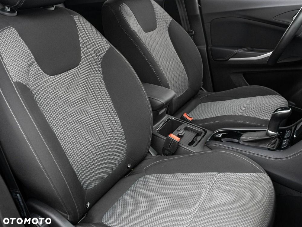 Opel Grandland X 1.2 T GPF Design Line S&S - 24