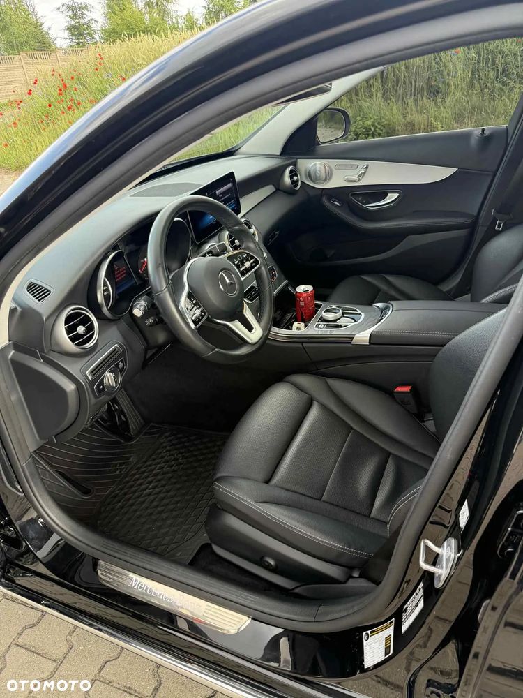 Mercedes-Benz Klasa C 300 4Matic 9G-TRONIC Avantgarde - 21