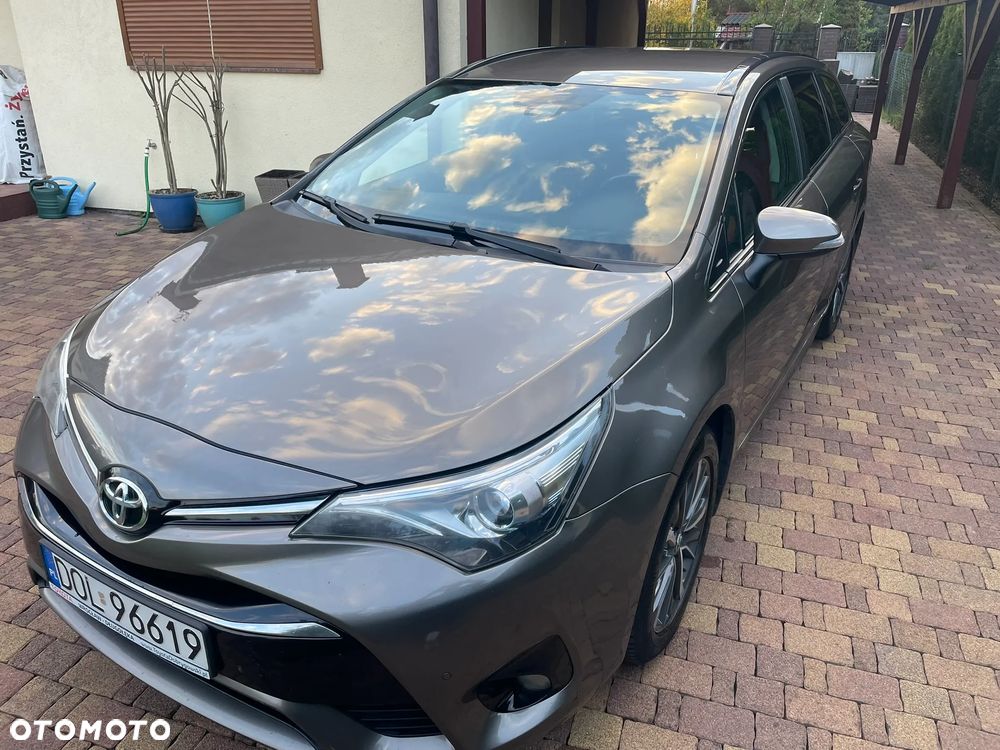 Toyota Avensis 1.8 Premium MS - 4