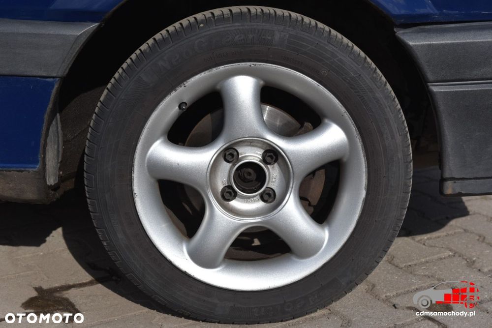 Volkswagen Passat - 12