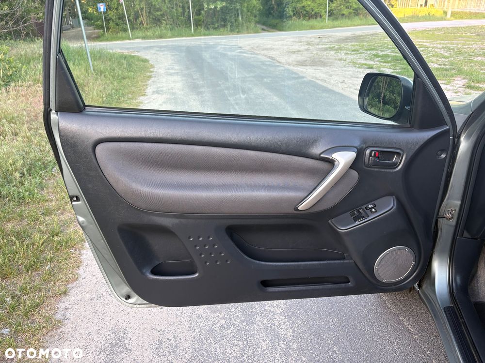 Toyota RAV4 2.0 VVT-i Sol - 25
