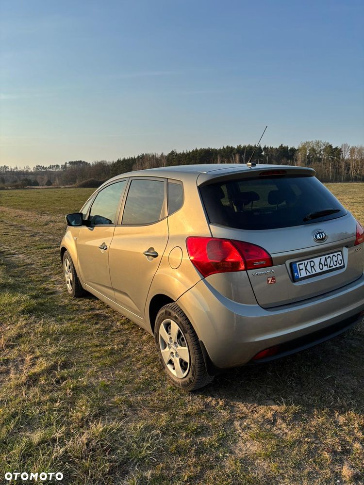 Kia Venga 1.6 CRDi L - 2