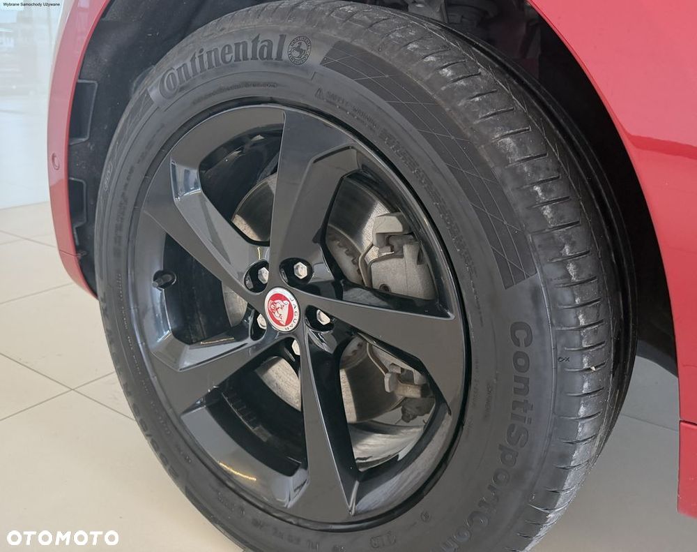 Jaguar F-Pace 2.0 P250 mHEV AWD R-Dynamic S - 28