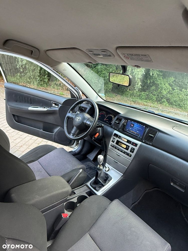 Toyota Corolla 1.6 VVT-i Dynamic - 17