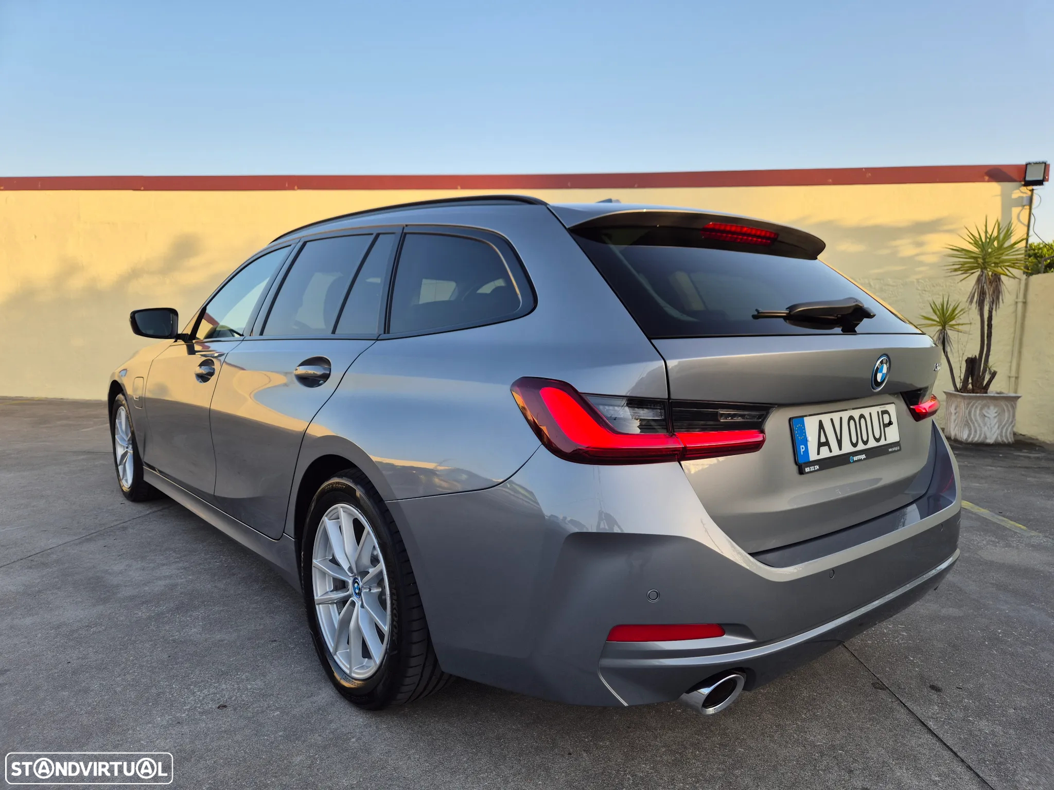 BMW 320 e Touring Auto - 4