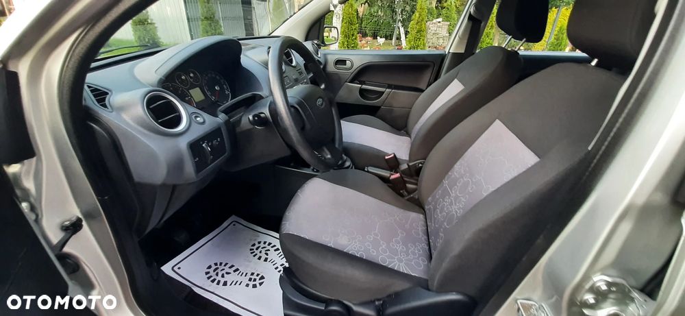 Ford Fiesta - 35