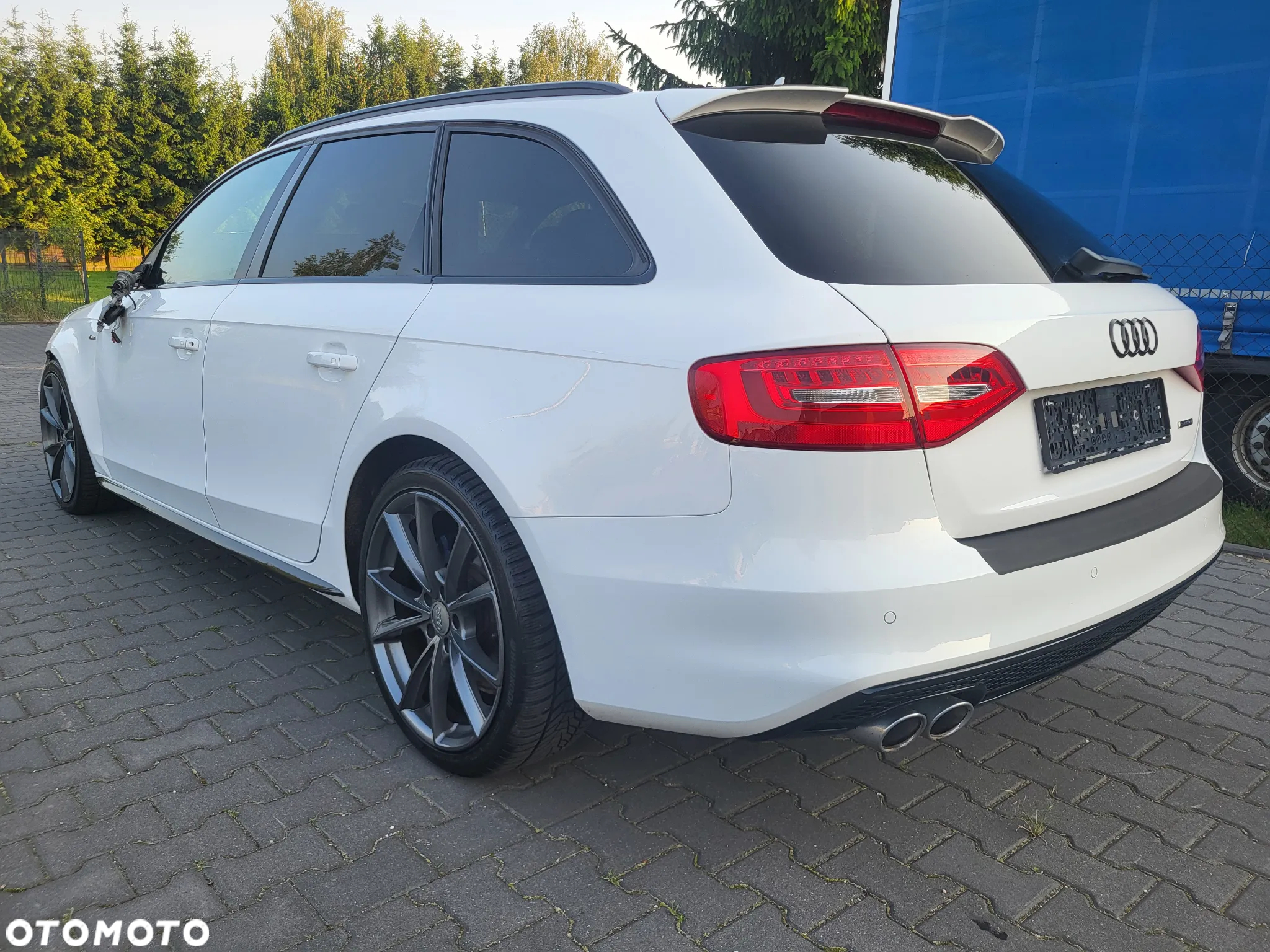 Audi A4 Avant 2.0 TDI DPF clean diesel quattro S line Sportpaket - 10