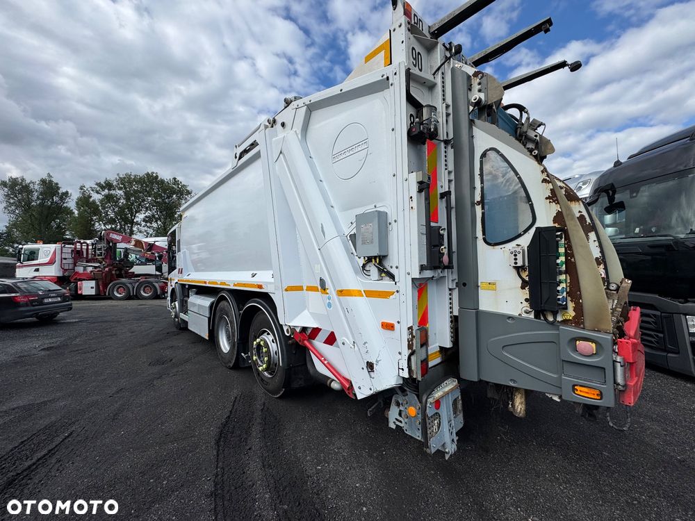 Mercedes-Benz Econic - 15