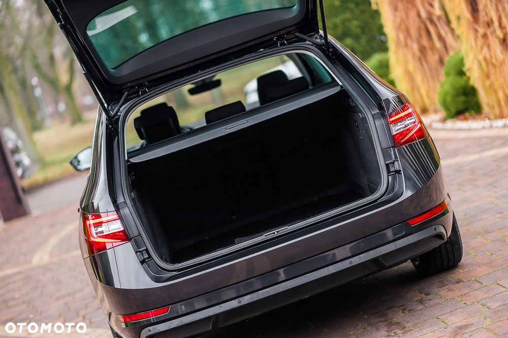 Skoda Superb 1.6 TDI Style - 10