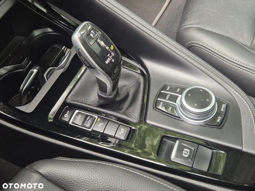 BMW X1 xDrive18d xLine - 27