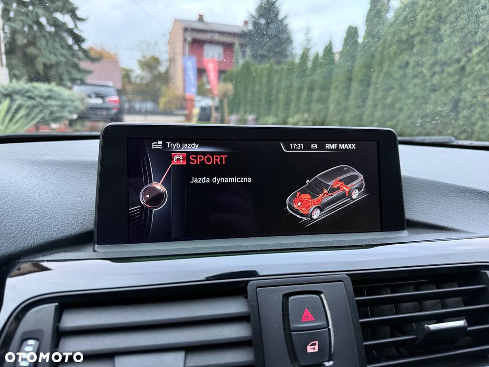 BMW Seria 3 320d Sport-Aut Sport Line - 31