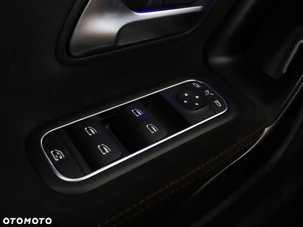 Mercedes-Benz CLA 250 e PHEV AMG Line 8G-DCT - 38
