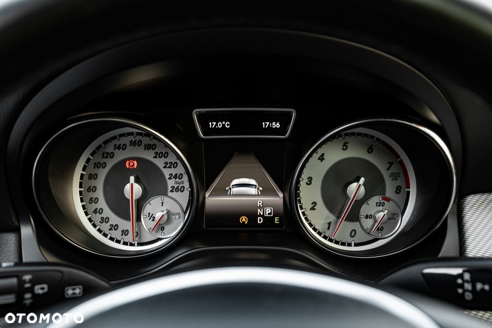 Mercedes-Benz GLA 250 4-Matic - 32