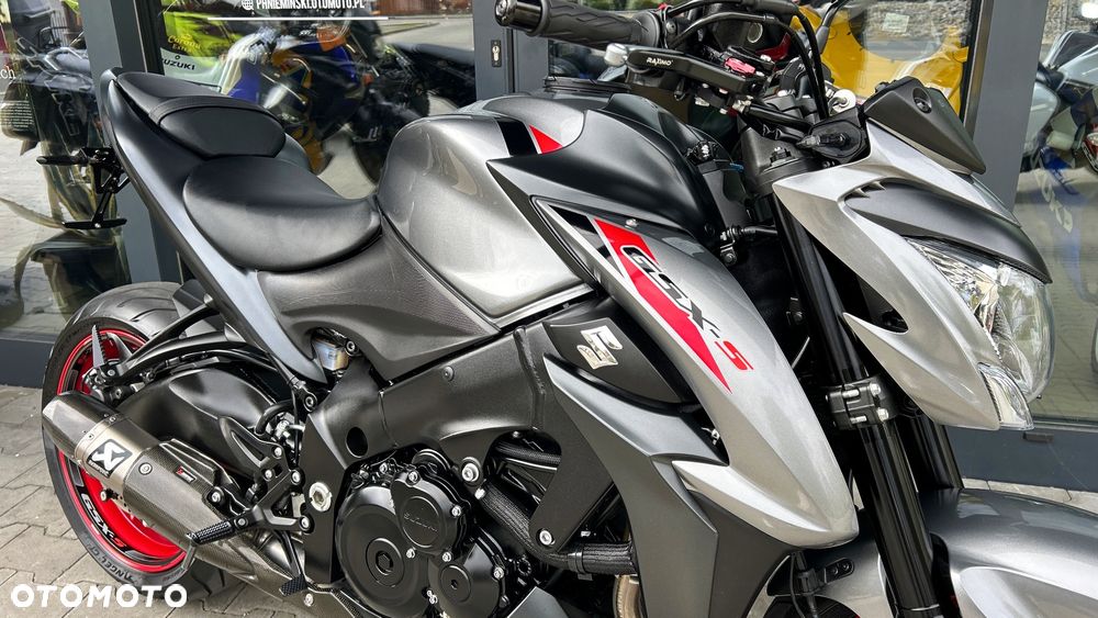 Suzuki GSX 1000 - 19