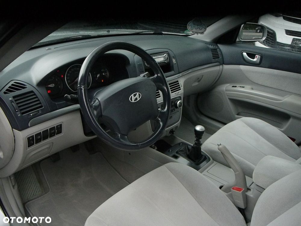 Hyundai Sonata 2.4 GLS - 26