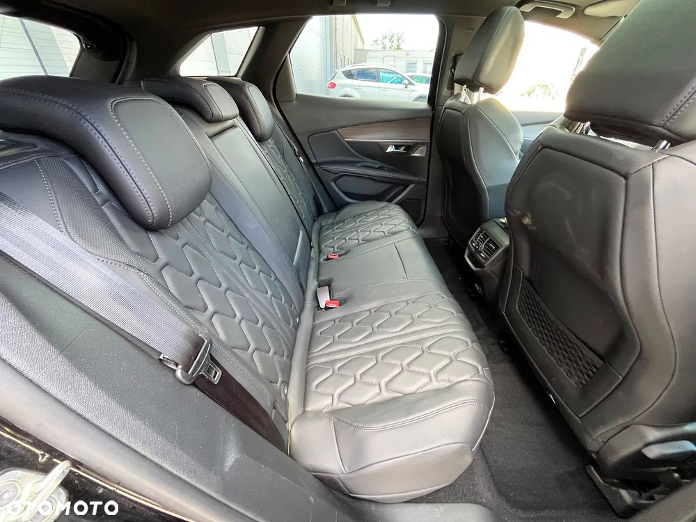 Peugeot 3008 1.6 PureTech HYbrid4 GT Line S&S EAT8 - 10