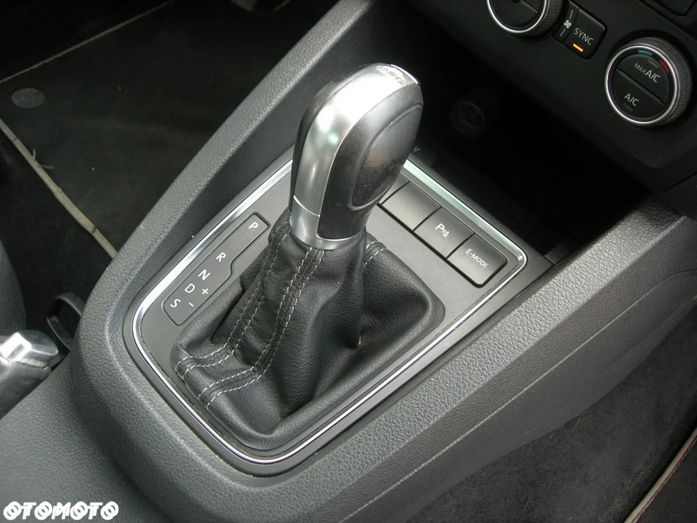 Volkswagen Jetta - 24