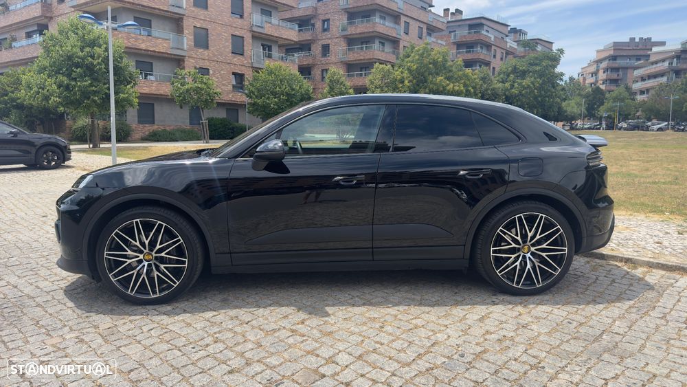 Porsche Macan Electric 4 - 2