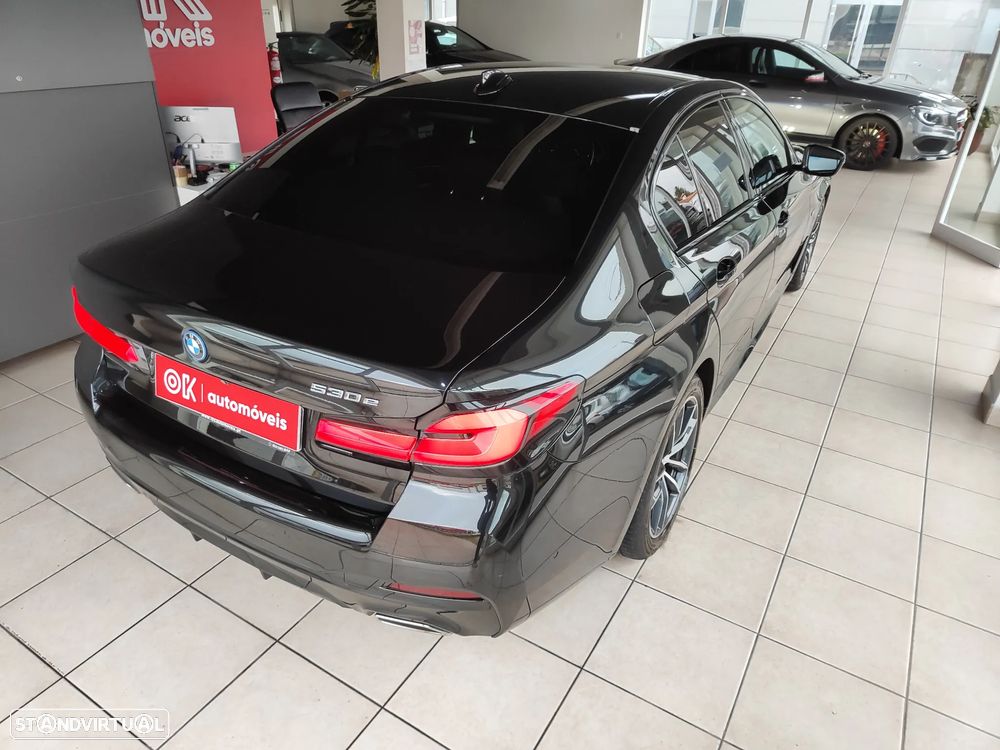 BMW 530 e Pack M - 12