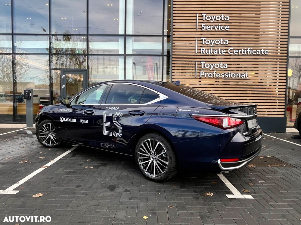 Lexus Seria ES 300h 2.5 TNGA HV 25H- 4X2 CVT Executive - 5