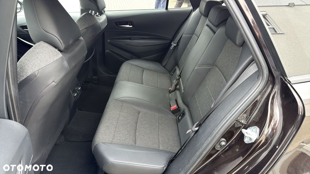 Toyota Corolla 2.0 Hybrid Comfort - 13