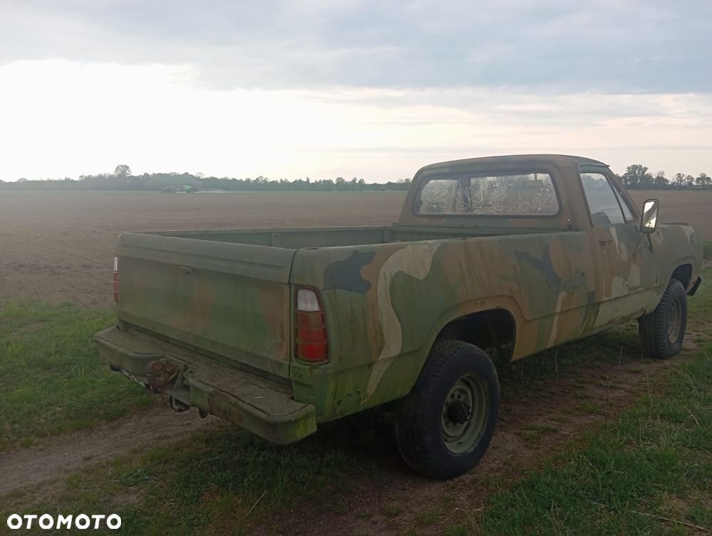 Dodge D100 - 4