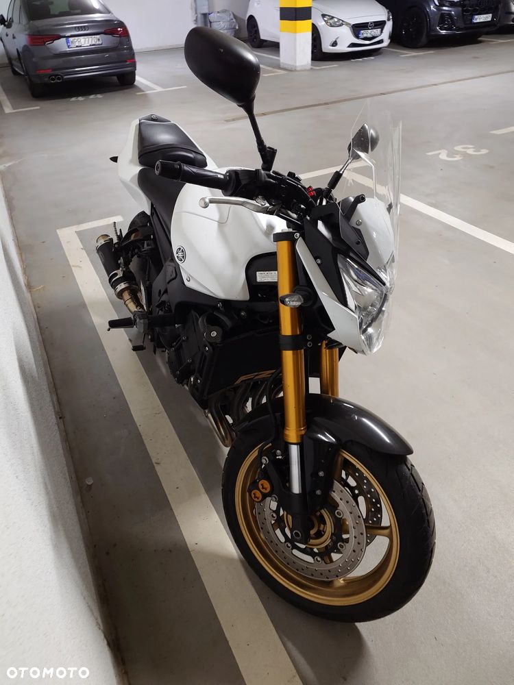 Yamaha FZ8 - 1