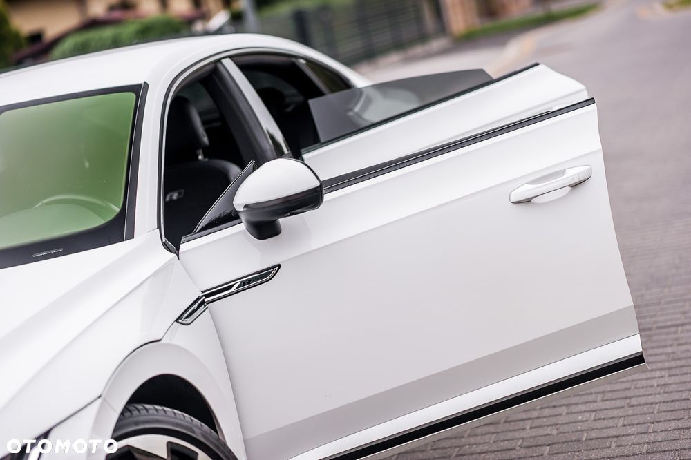 Volkswagen Arteon 2.0 TDI Bi-Turbo SCR 4Mot R-Line DSG - 9