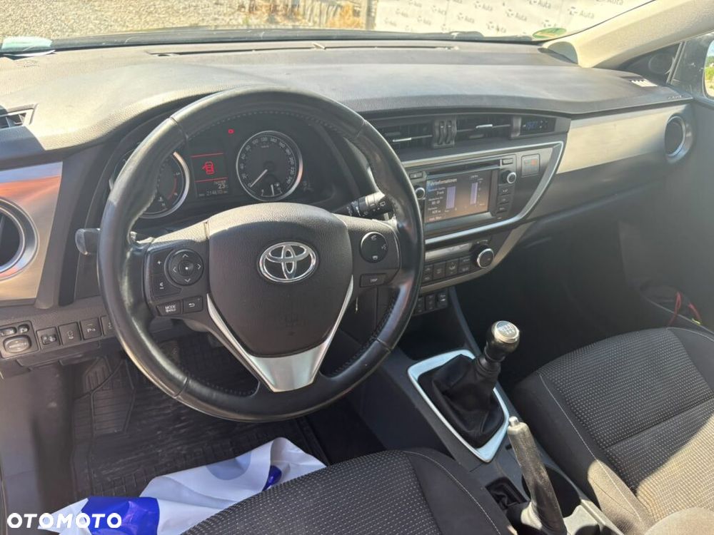 Toyota Auris 1.4 D-4D - 10