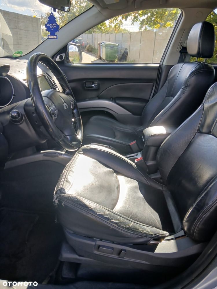 Mitsubishi Outlander 2.2 DID Intense + - 12