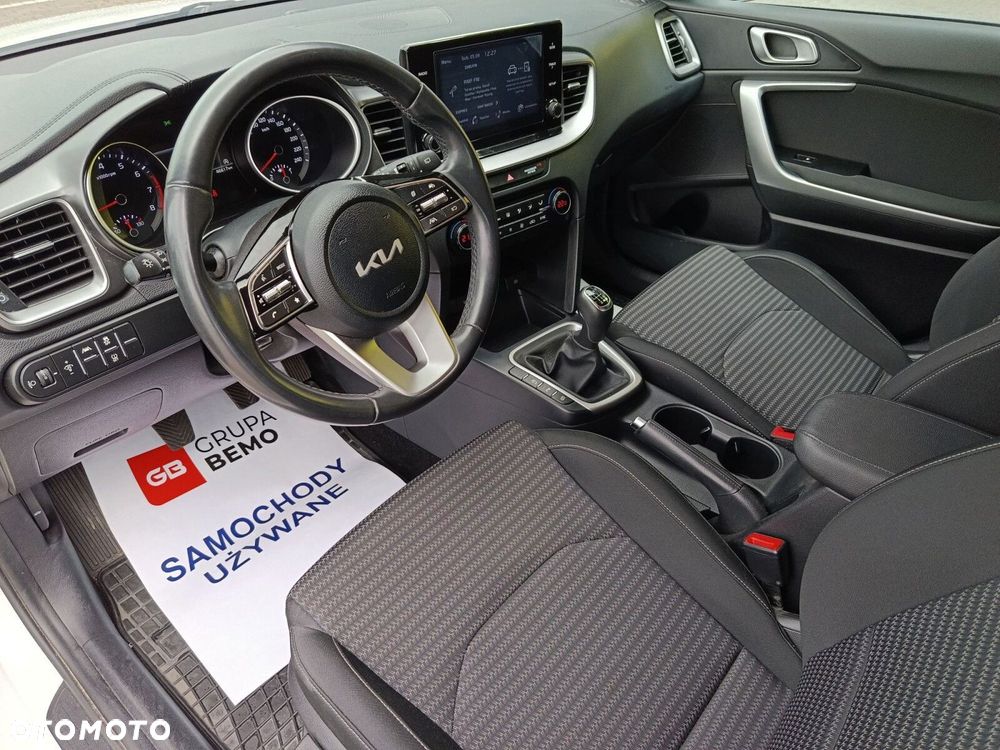 Kia Ceed 1.5 T-GDI M - 12